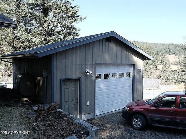 1322 Madsen Ave, Kodiak, AK 99615