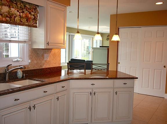 4th image of 1609 E Peachtree Dr
