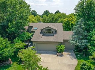 4113 NE Edgewater Ct, Lees Summit, MO 64064
