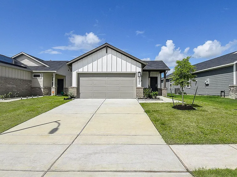 21835 Red Lantana Trl — Photo 1