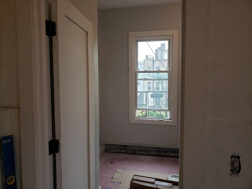 Building Photo 3