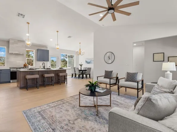 4 Chaco Ct, Sandia Park, NM 87047