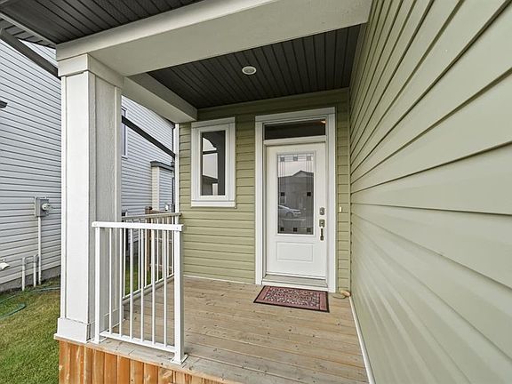 3rd image of 137 W Hampton Cres