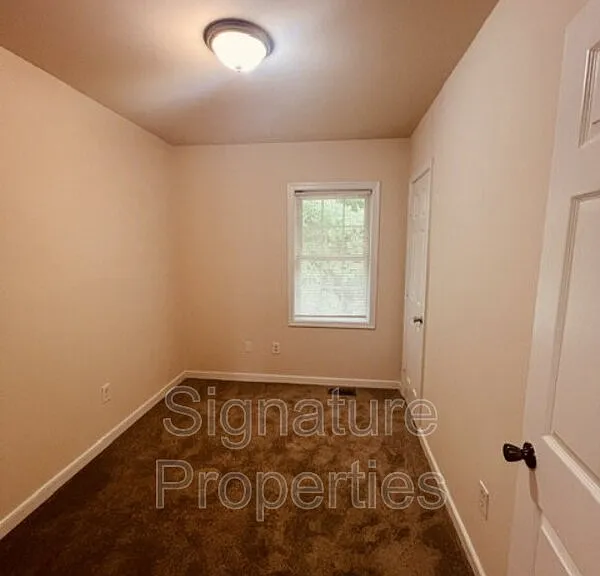 555 Fairfax Ave #G — Photo 20