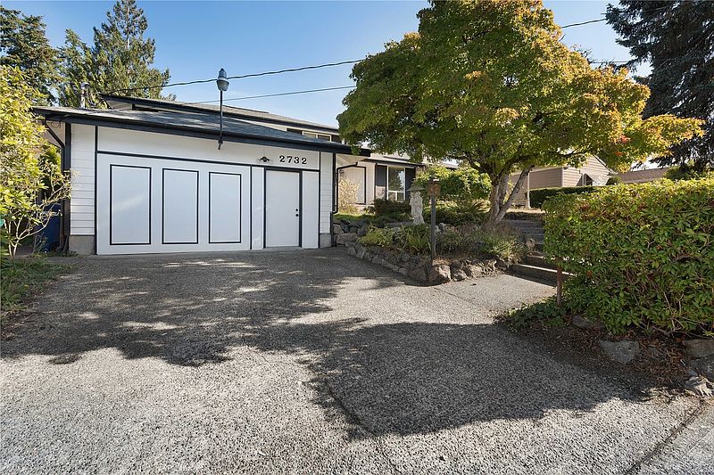 2nd image of 2732 Alpine Drive SE