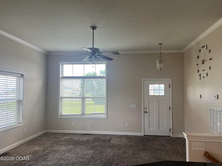 2823 E 19th St — Photo 5