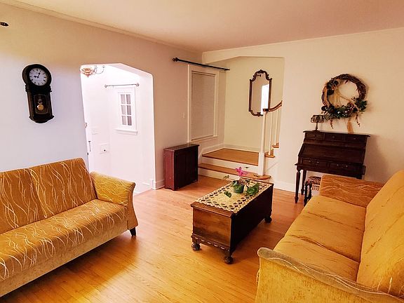 3rd image of 2842 N Mason Ave