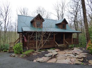 186 Royal Oaks Dr, Daniels, WV 25832