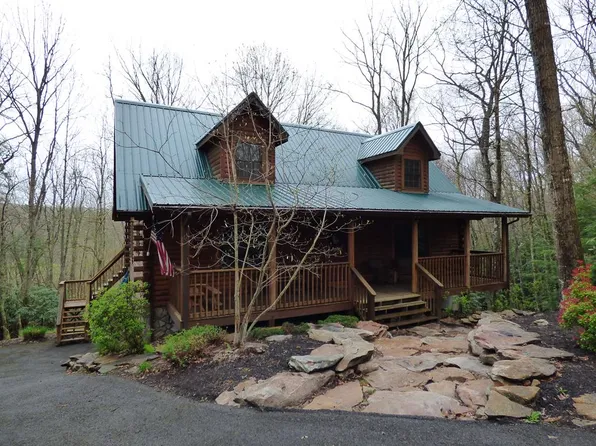 186 Royal Oaks Dr, Daniels, WV 25832