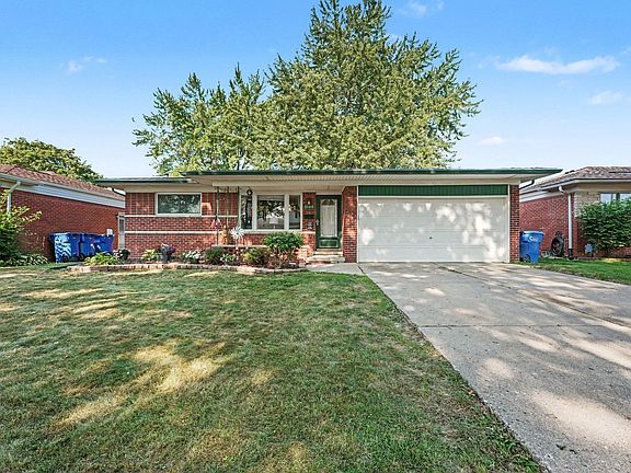 2nd image of 30419 Eiffel Ave