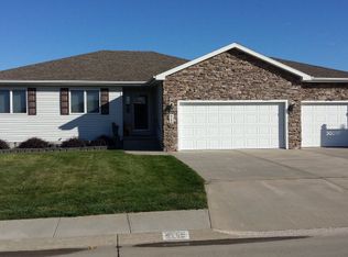 4146 Manchester Rd, Grand Island, NE 68803