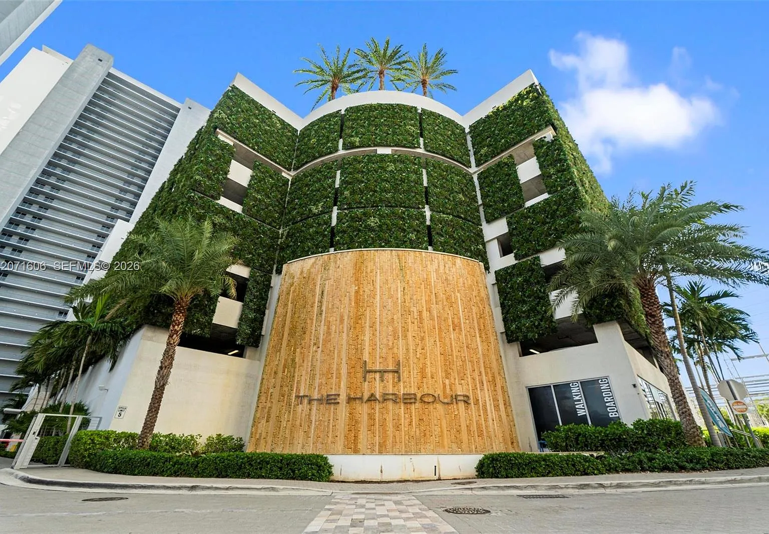 The Harbour South Condo — Photo 1