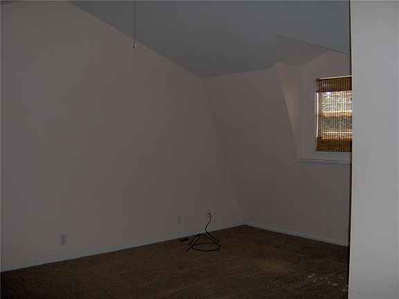 5th image of 537 N Shore Dr