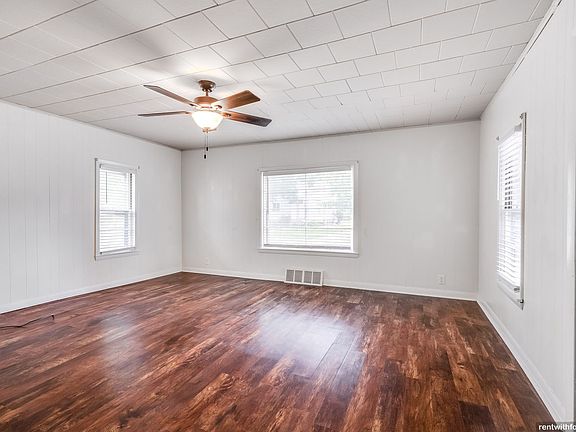 5th image of 299 E 2nd St #299