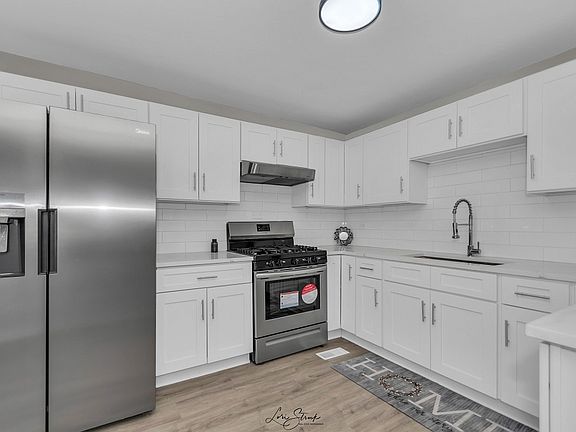 3rd image of 16791 92nd Ave