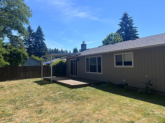 3rd image of 13812 NE 51st St