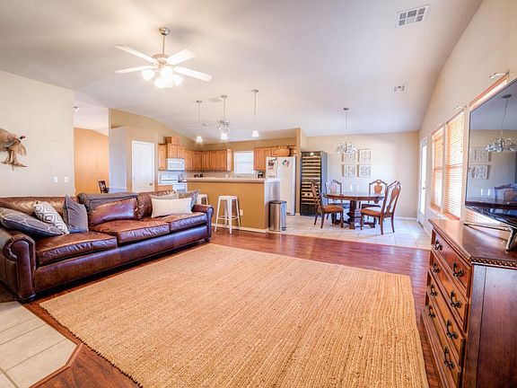 3rd image of 18104 Calle Way