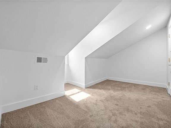 3rd image of 1431 Adams St