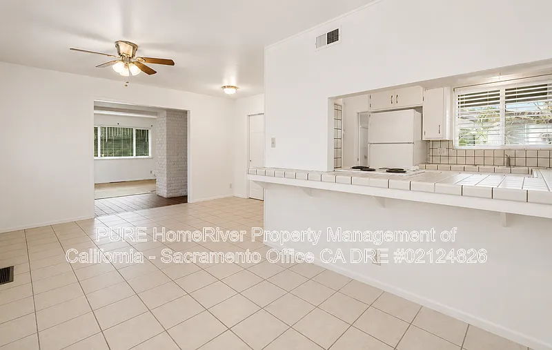 3 bed, 2.0 bath, 1498 sqft, $2,795 — Photo 4