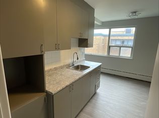 2548 Keele St #204, Toronto, ON M6L2N8