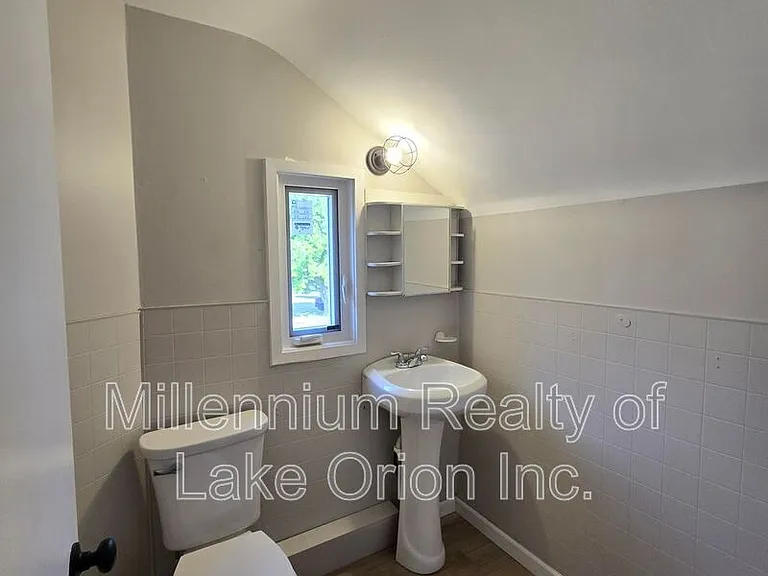 614 E Tennyson Ave — Photo 22