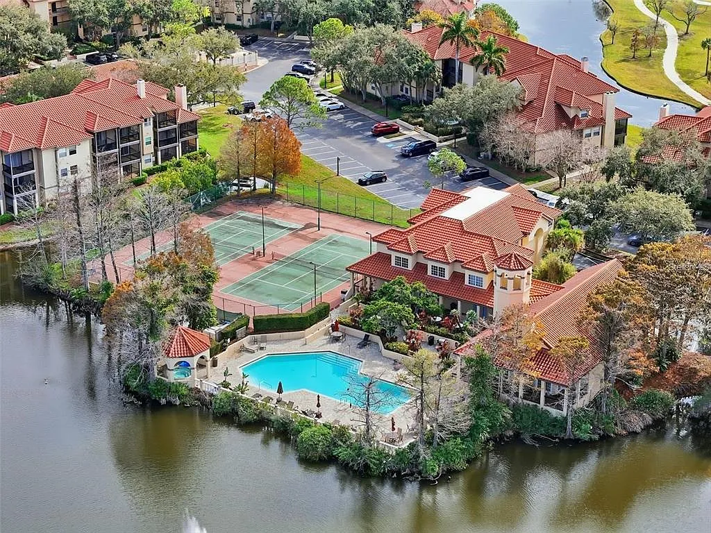 3 bed, 2.5 bath, 1294 sqft, $3,200 — Photo 3