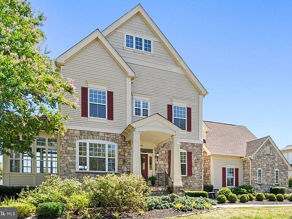 3rd image of 4036 Von Neuman Cir