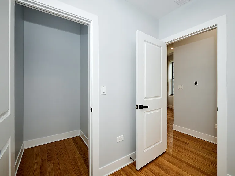 4220 S Calumet Ave #1 — Photo 16