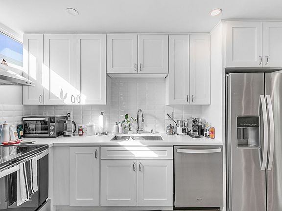 4th image of 11967 Walnut Ln APT 4