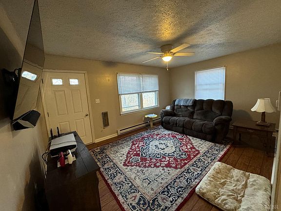 5th image of 2090 Richmond Hwy