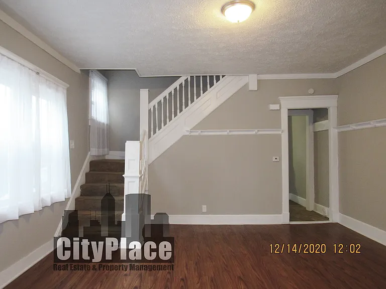 2318 N Capitol Ave — Photo 6