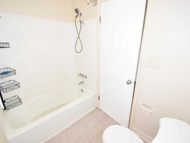 186 W Main St #B — Photo 10