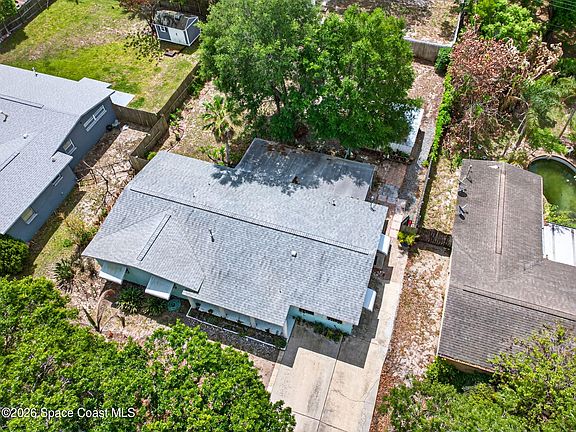 3rd image of 2737 Cherbourg Rd