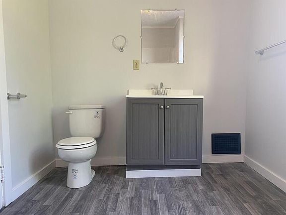 3rd image of 425 S Mound St #427