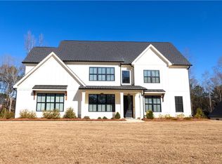 155 Dean Dr, Tyrone, GA 30290