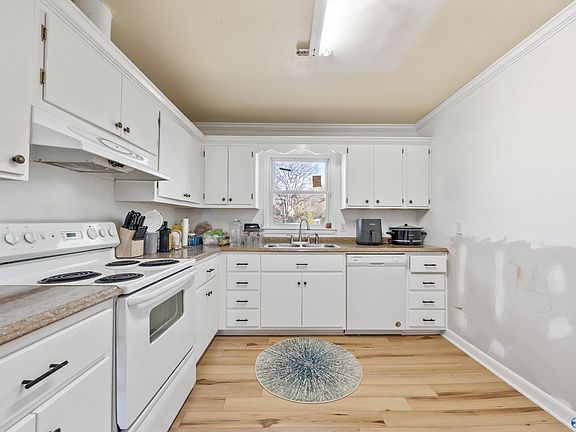 2nd image of 1515 Brook Hollow Cir NW