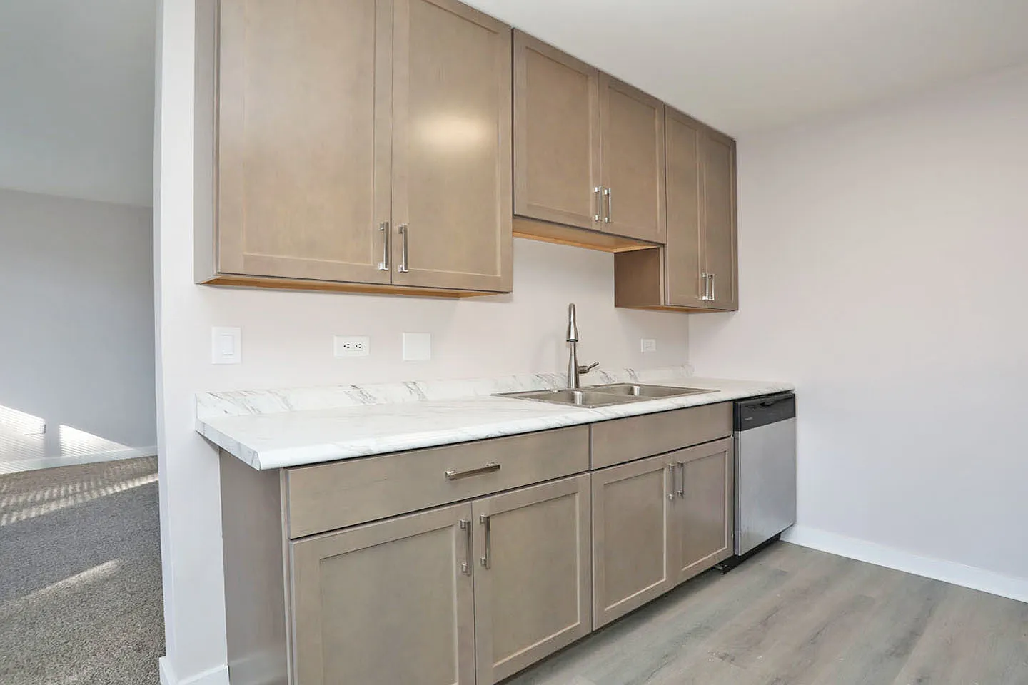 2 bed, 900 sqft, $1,995 — Photo 4