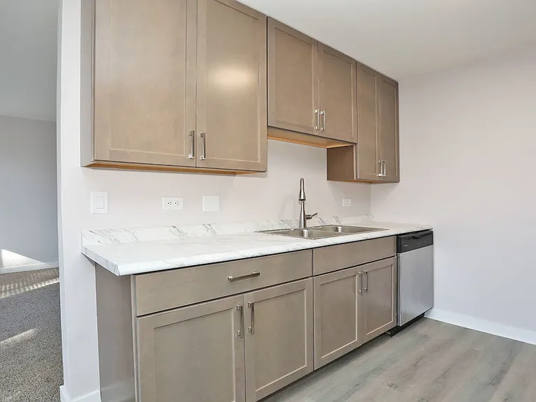 675 Greenfield Ct #D1 — Photo 4