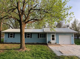 812 W Hughs St, Bolivar, MO 65613