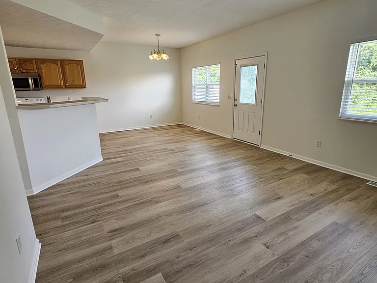 138 Wagnalls Ct — Photo 6