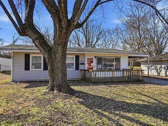 2nd image of 5588 Sharp Rd