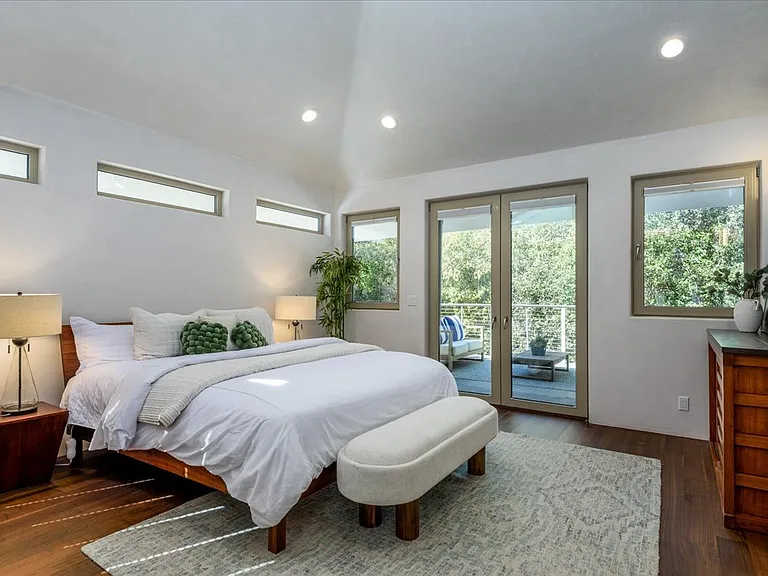 16345 Sanborn Rd — Photo 26