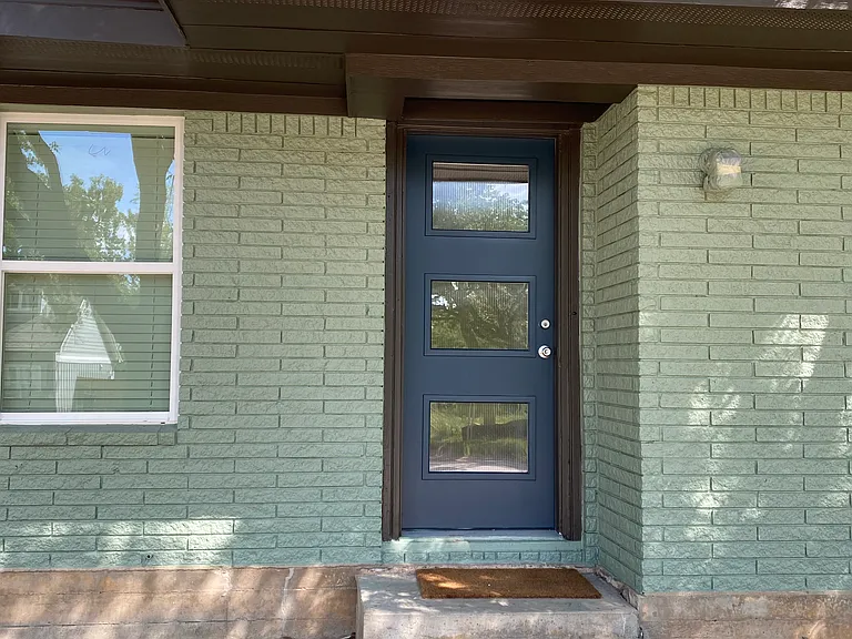 3806 Oaklawn St — Photo 2