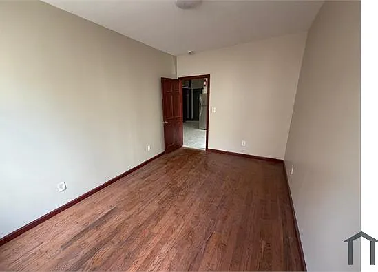 1243 Morrison Ave #1R — Photo 11