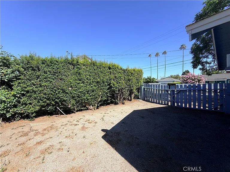 811 E Wells St — Photo 13