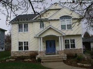134 S Grant St, Westmont, IL
