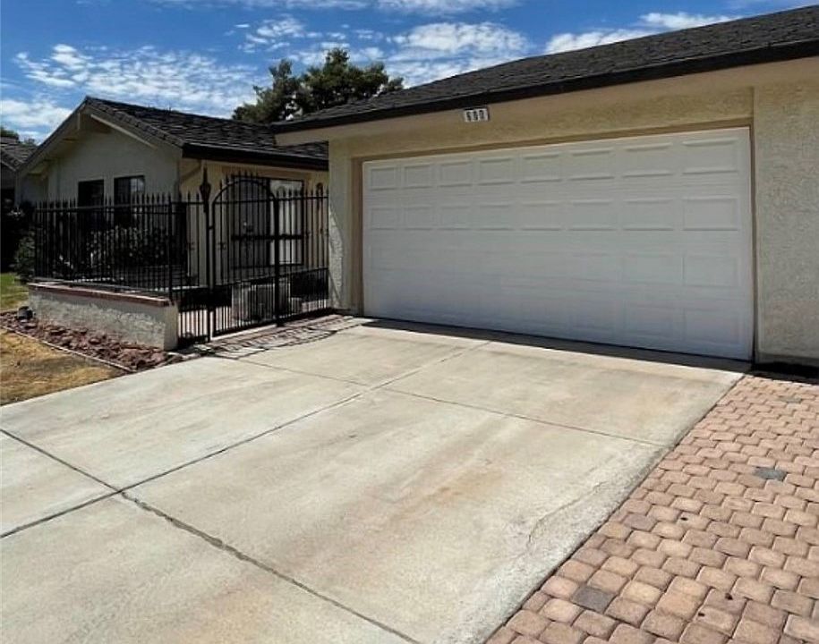 1st image of 600 Woodmount Dr