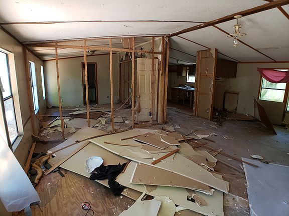 5th image of 111 Bayliss Ct