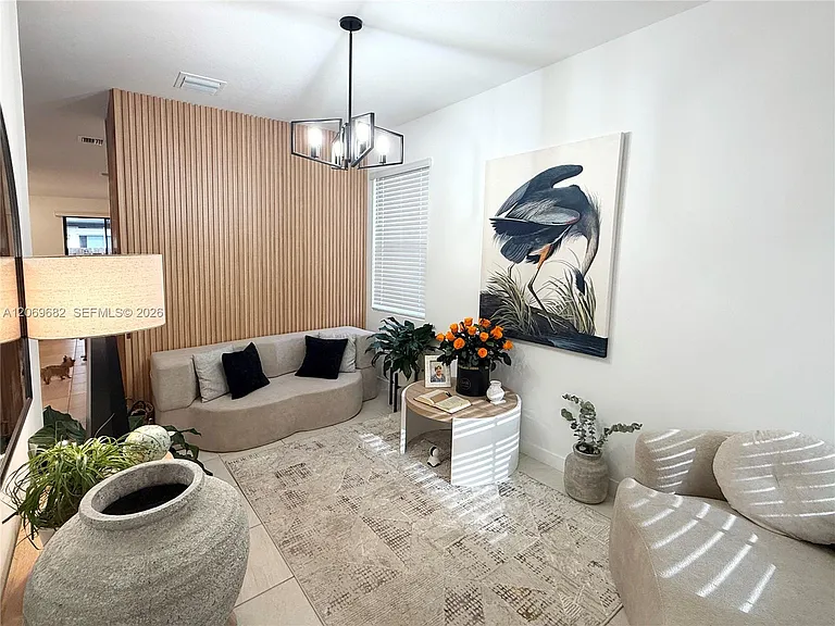 179 NE 13th Ave #179 — Photo 4