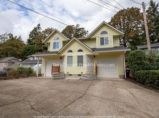 17922 Oatfield Rd, Gladstone, OR 97027